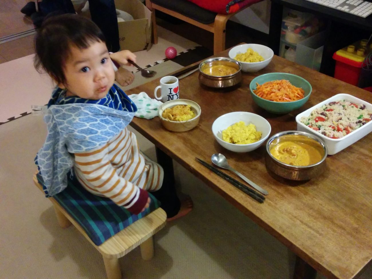食事中の撮影