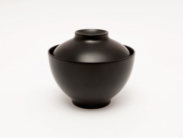 bowl_black1-605x456
