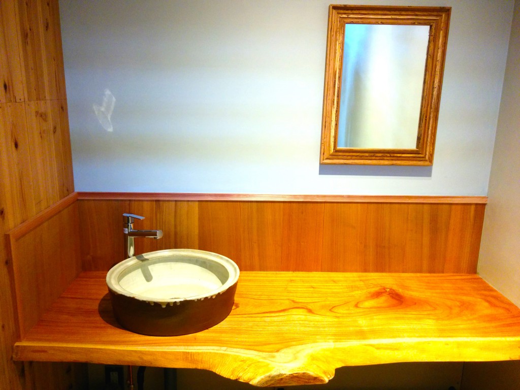 12_大谷焼の洗面台